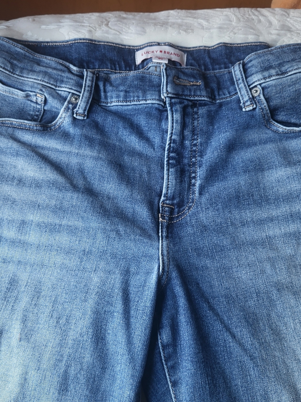 Lucky Brand Women's Medium Blue Straight Leg Jeans